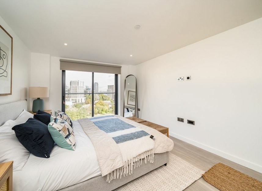 Properties for sale in Plough Road - SW11 2DE view8