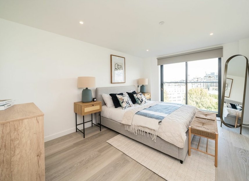 Properties for sale in Plough Road - SW11 2DE view7