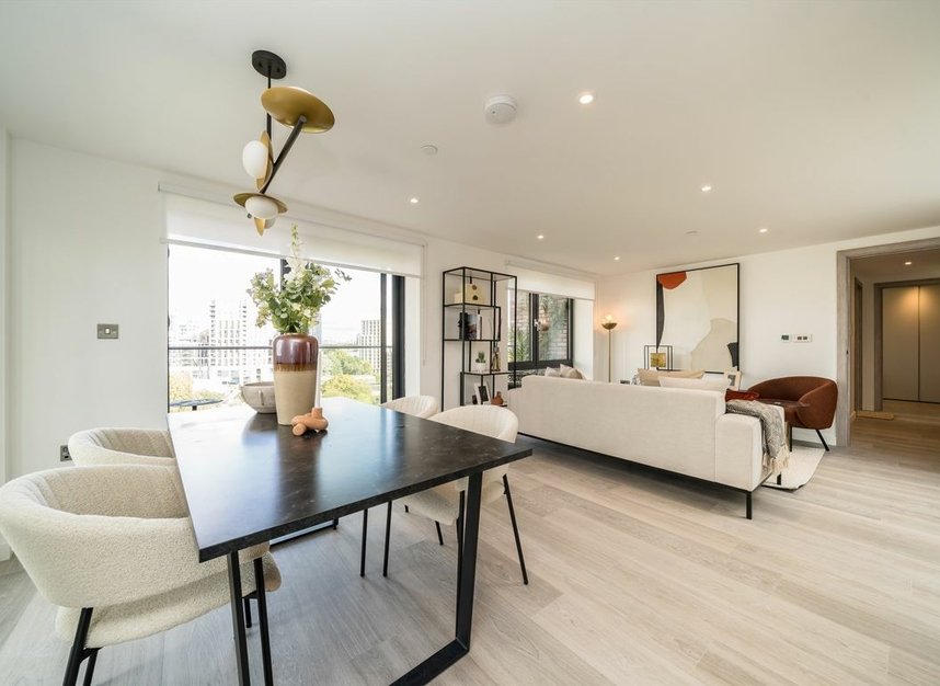 Properties for sale in Plough Road - SW11 2DE view4
