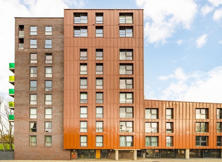 Properties for sale in Plough Road - SW11 2DE view11