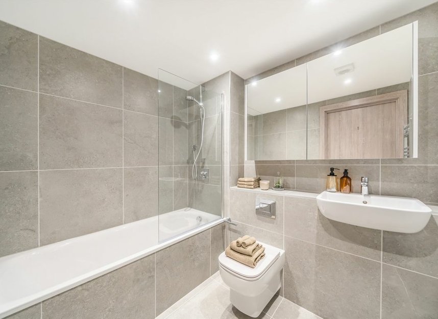 Properties for sale in Plough Road - SW11 2DE view7