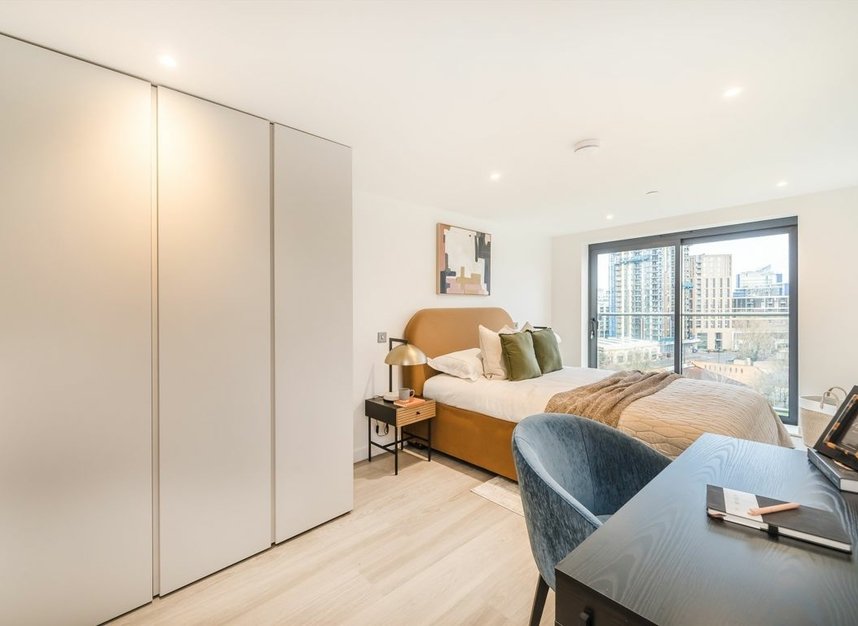 Properties for sale in Plough Road - SW11 2DE view8