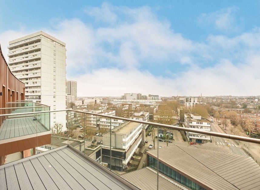 Properties for sale in Plough Road - SW11 2DE view7