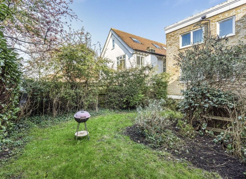 Flat for sale in Pollard Road, Morden, SM4 (Ref 221581) Dexters