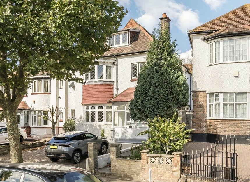 Pollards Hill East, London, SW16