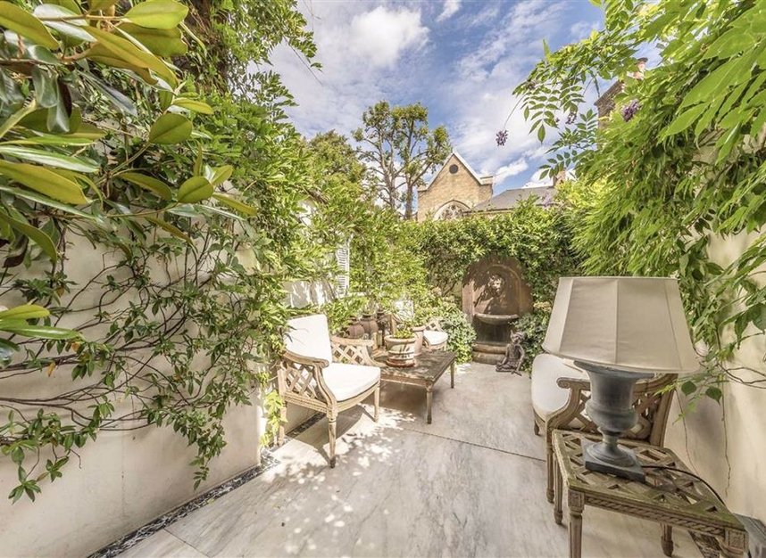 Properties for sale in Pont Street - SW1X 0AE view8