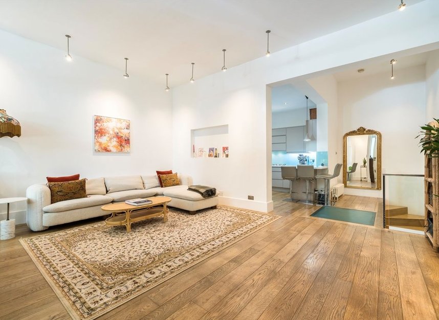 Properties for sale in Porchester Square - W2 6AW view2