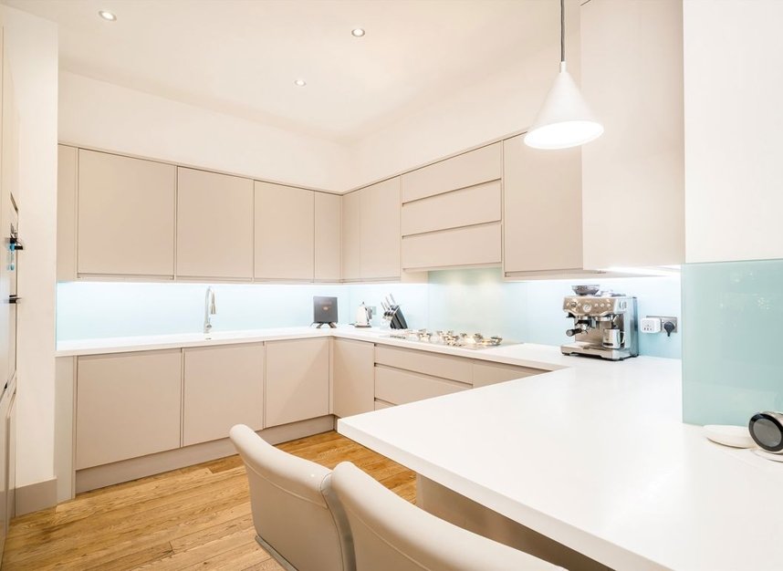 Properties for sale in Porchester Square - W2 6AW view4