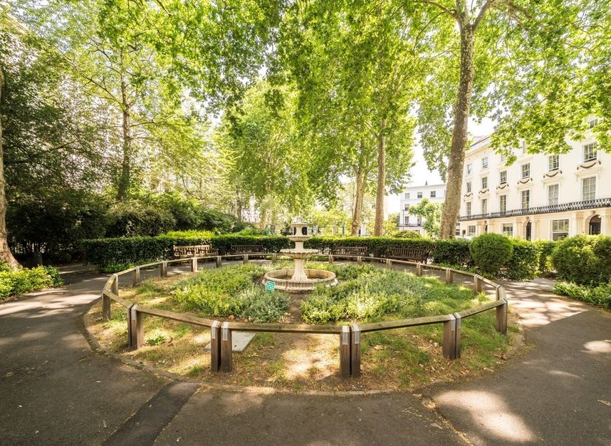 Properties for sale in Porchester Square - W2 6AW view9