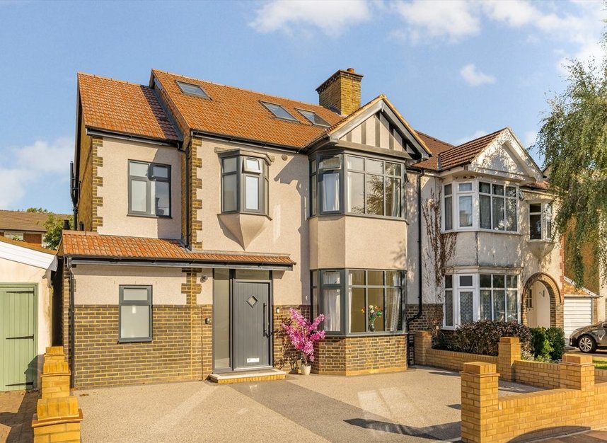 Properties for sale in Poulett Gardens - TW1 4QR view1