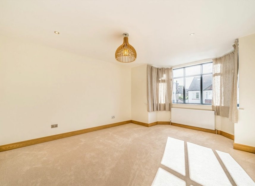 Properties for sale in Poulett Gardens - TW1 4QR view9