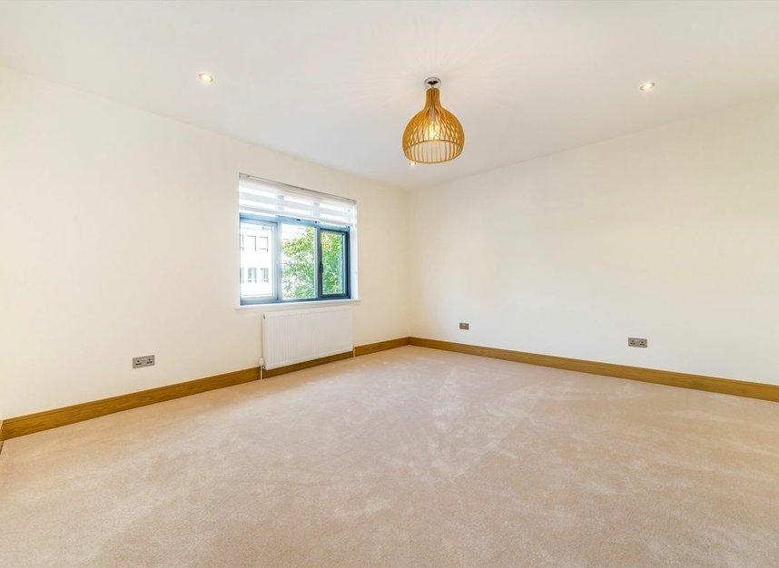 Properties for sale in Poulett Gardens - TW1 4QR view7