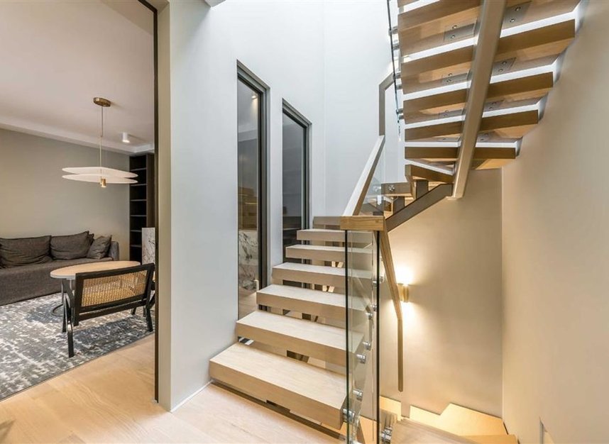 Properties for sale in Princes Gate Mews - SW7 2PS view18