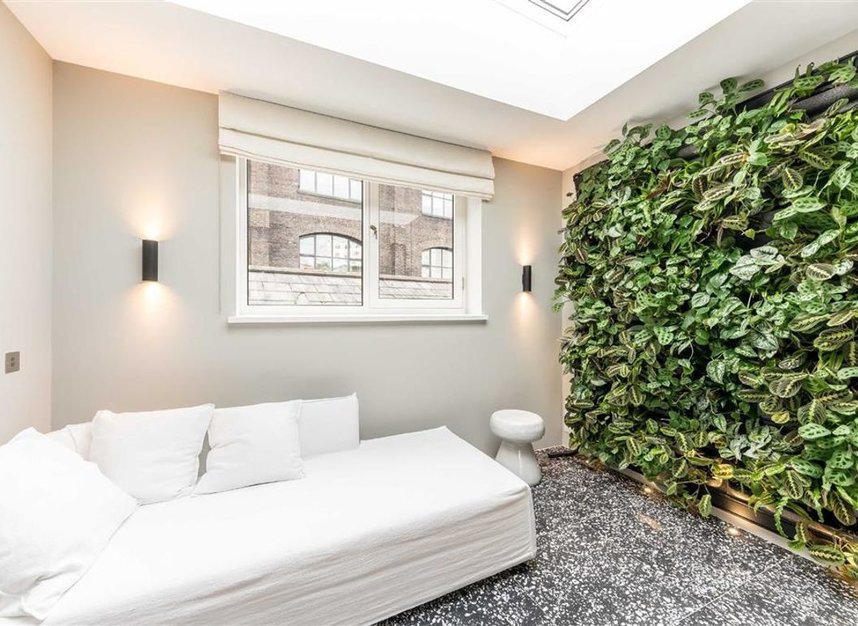 Properties for sale in Princes Gate Mews - SW7 2PS view11