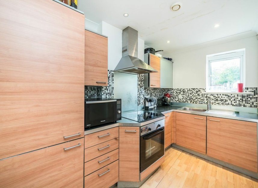Properties sold in Princes Way - SW19 6HT view3