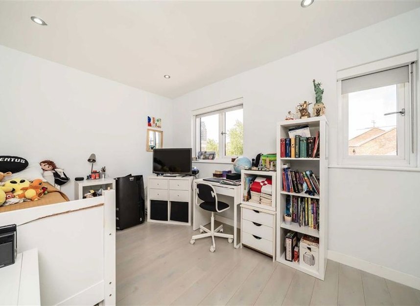 Properties for sale in Prospect Place - E1W 3TJ view6