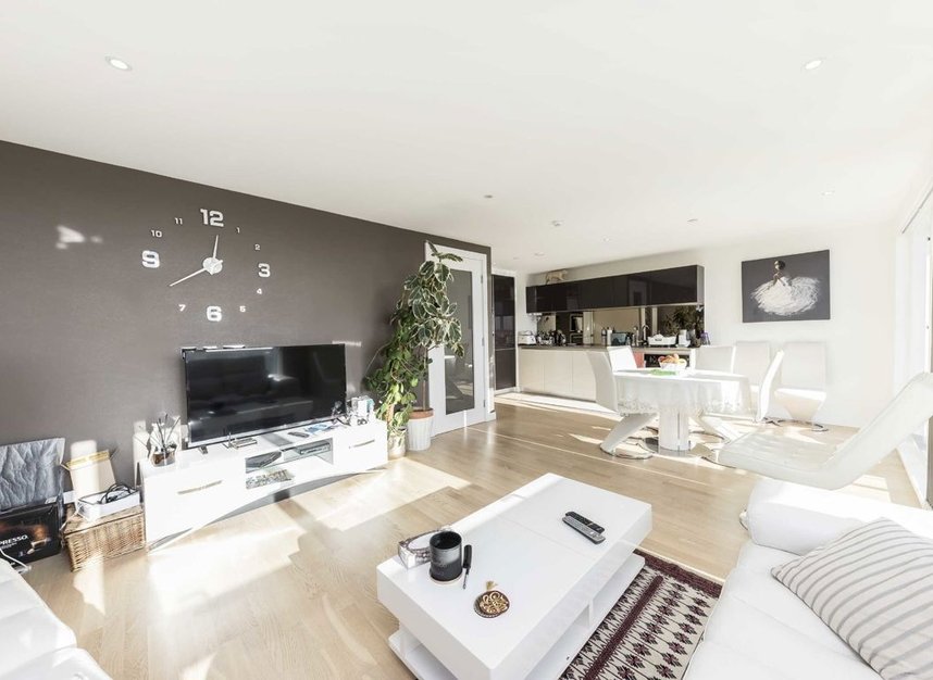 Properties for sale in Pump House Crescent - TW8 0FZ view2