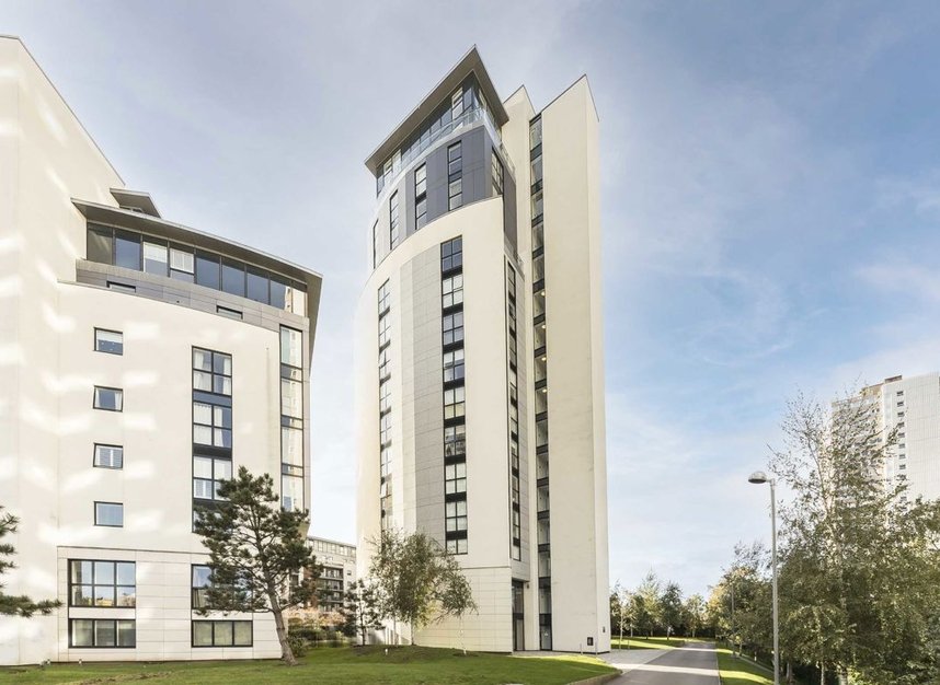 Properties for sale in Pump House Crescent - TW8 0FZ view1
