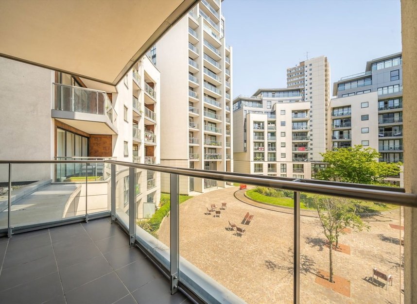 Properties for sale in Pump House Crescent - TW8 0FX view6