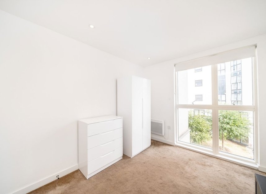 Properties for sale in Pump House Crescent - TW8 0FW view4