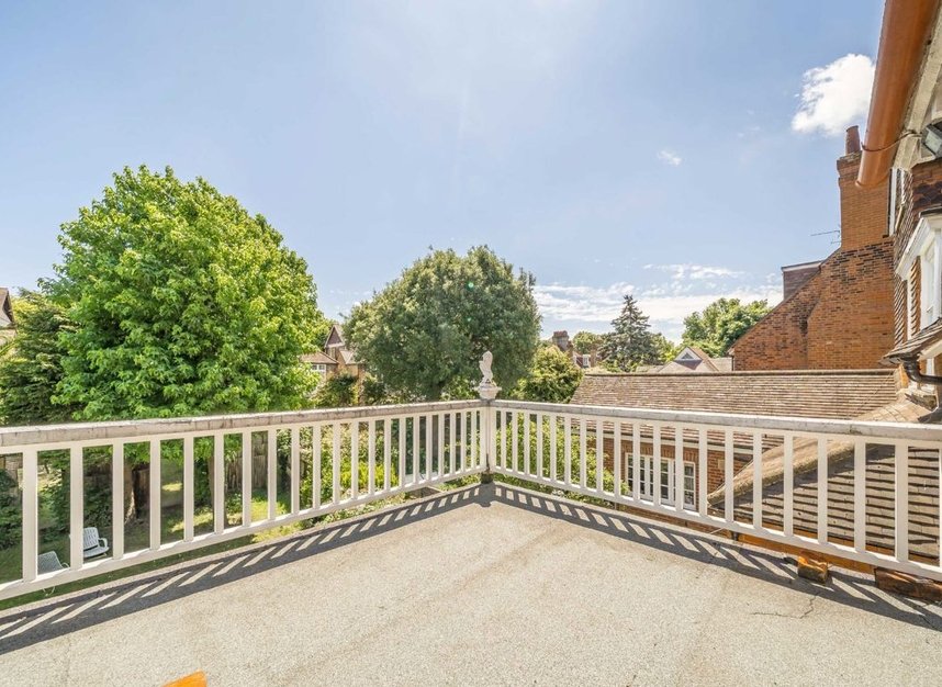Properties for sale in Queen Annes Gardens - W4 1TU view8