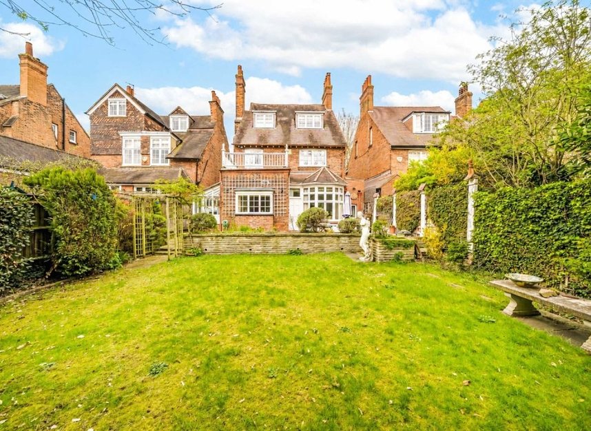 Properties for sale in Queen Annes Gardens - W4 1TU view9