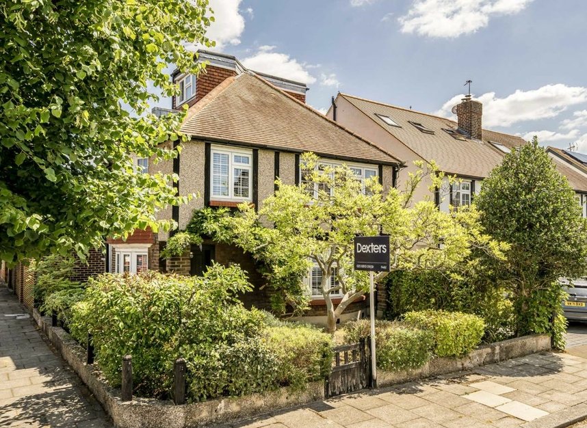 Properties sold in Queen Annes Grove - W5 3XR view1