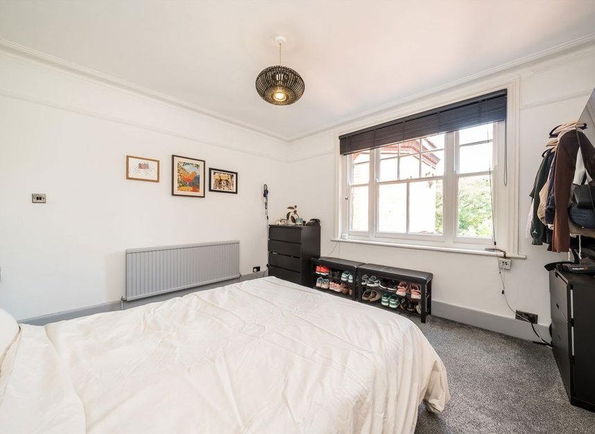 Properties for sale in Queen's Club Gardens - W14 9RR view4