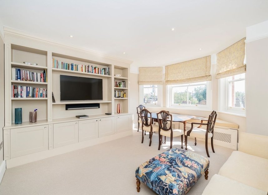 Properties for sale in Queen's Club Gardens - W14 9TF view2