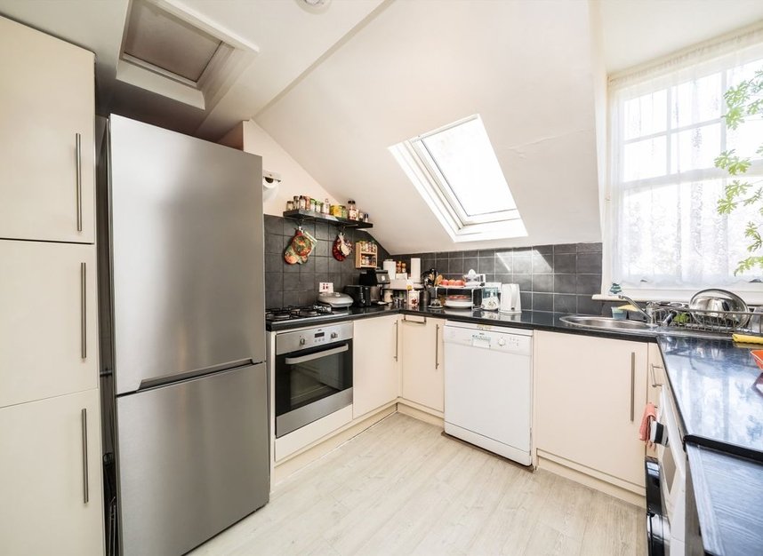 Properties for sale in Queens Avenue - N10 3NR view3