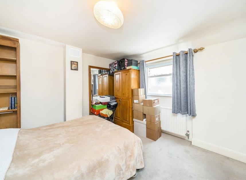 Properties for sale in Queens Avenue - N10 3NR view5