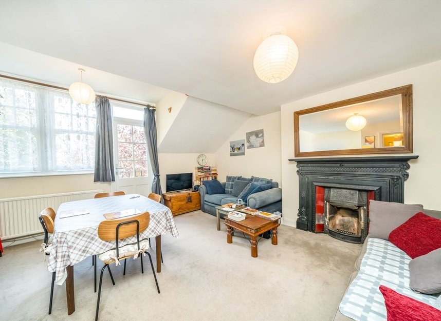 Properties for sale in Queens Avenue - N10 3NR view2