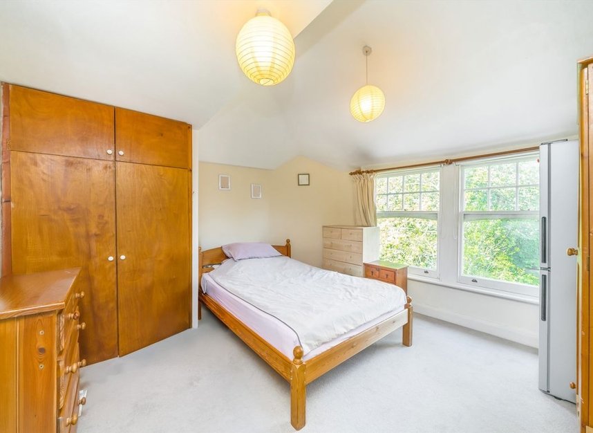 Properties for sale in Queens Avenue - N10 3NR view6