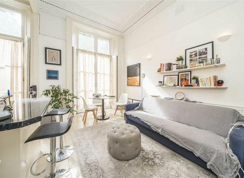 Properties for sale in Queens Gardens - W2 3BA view2