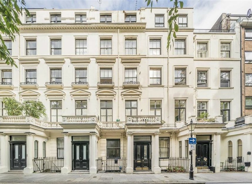 Properties for sale in Queens Gardens - W2 3BA view1