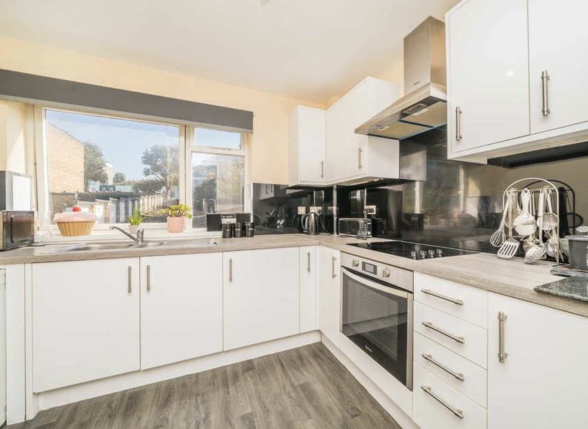 Properties for sale in Queens Road - KT2 7ST view2