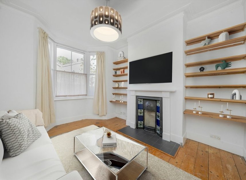 Properties sold in Queens Road - N11 2QP view2