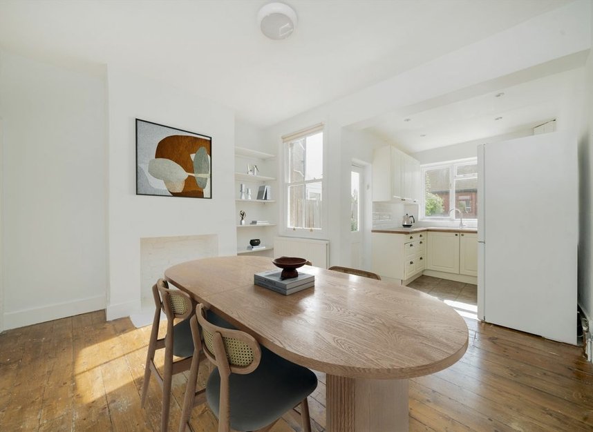 Properties sold in Queens Road - N11 2QP view3
