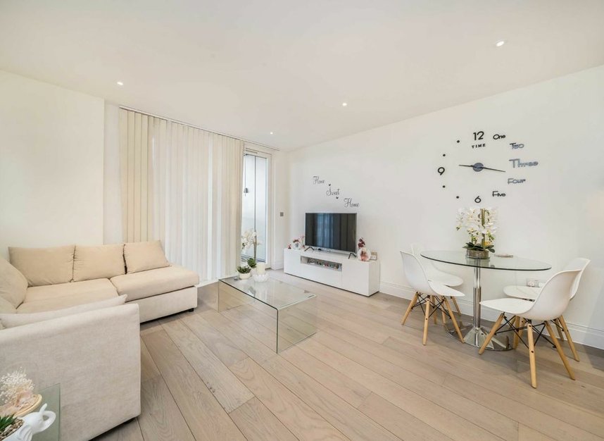 Properties sold in Queenshurst Square - KT2 5FY view2