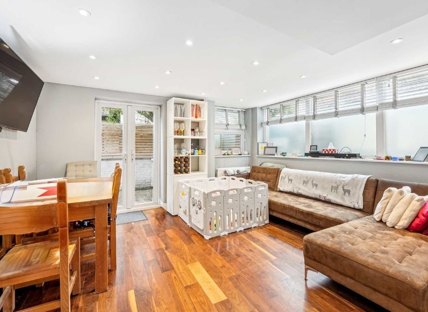 Flat for sale in Queenstown Road, London, SW8 (Ref 226388) Dexters