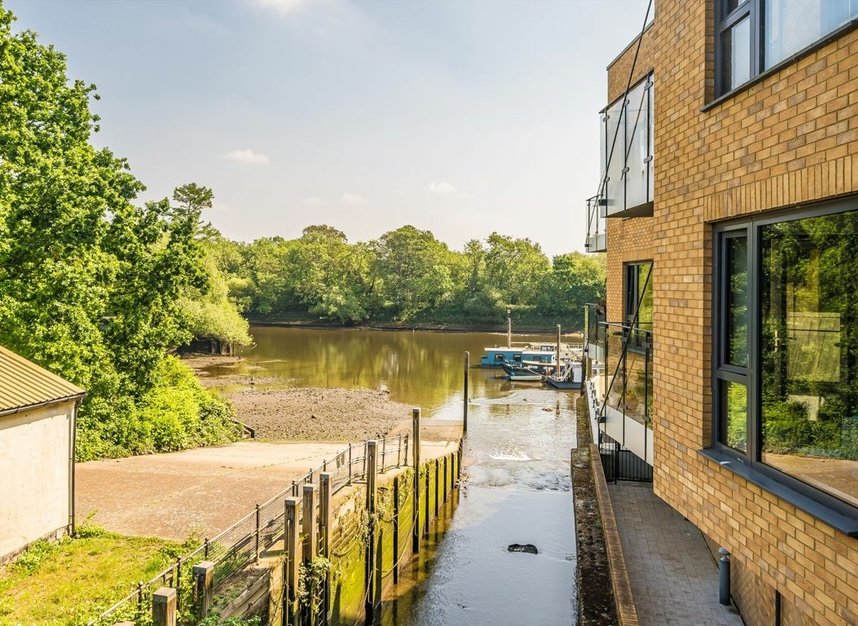 Railshead Road, Old Isleworth, TW7