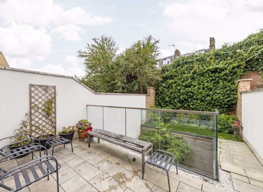 Properties for sale in Rainsborough Square - SW6 1DQ view7