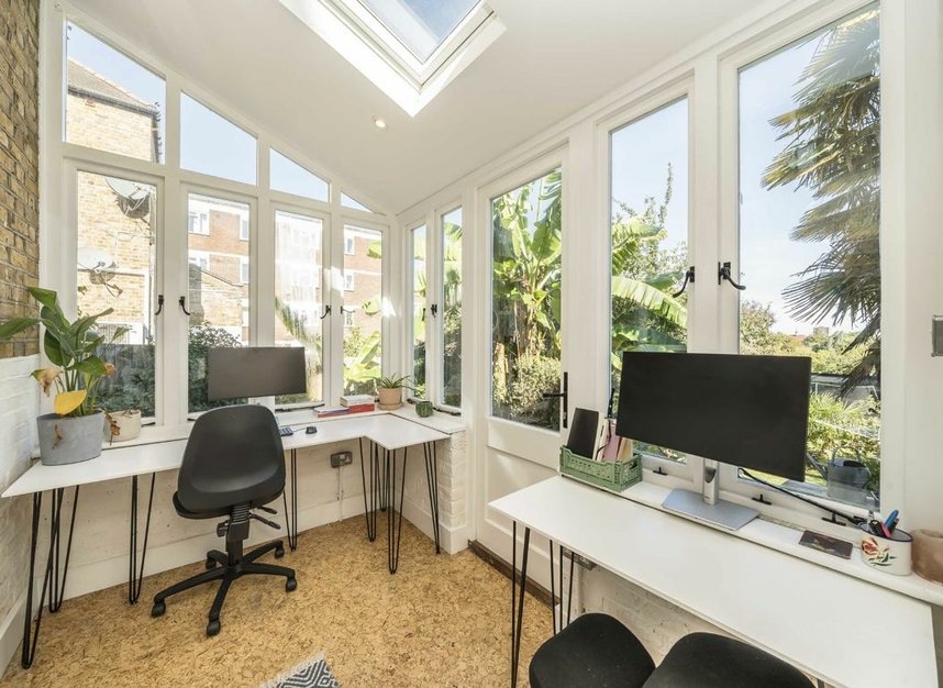 Properties for sale in Ravensbourne Park - SE6 4XZ view5