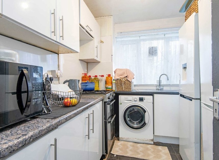 Flat for sale in Rectory Road, London, N16 (Ref 215233) Dexters