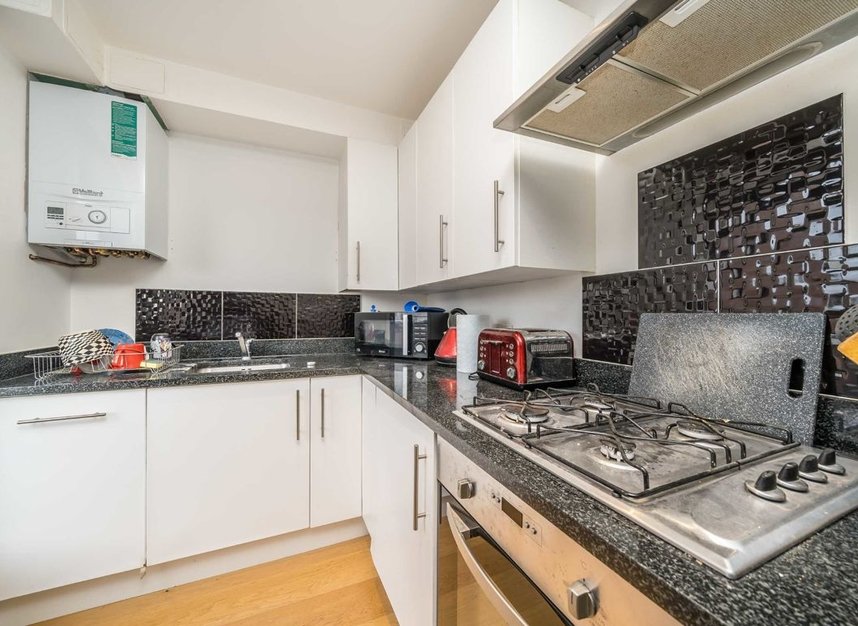 Flat for sale in Red Lion Road, Surbiton, KT6 (Ref 216864) Dexters