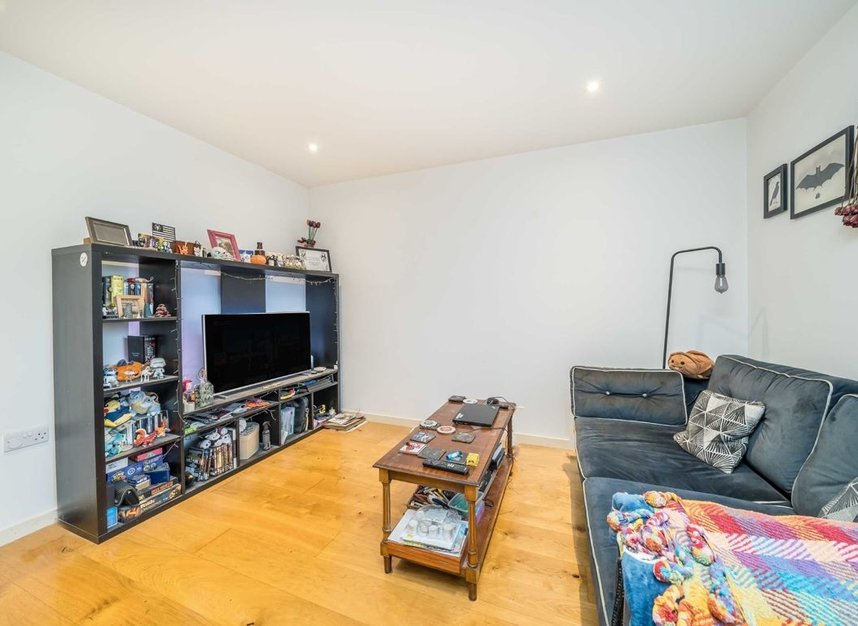 Flat for sale in Red Lion Road, Surbiton, KT6 (Ref 216864) Dexters