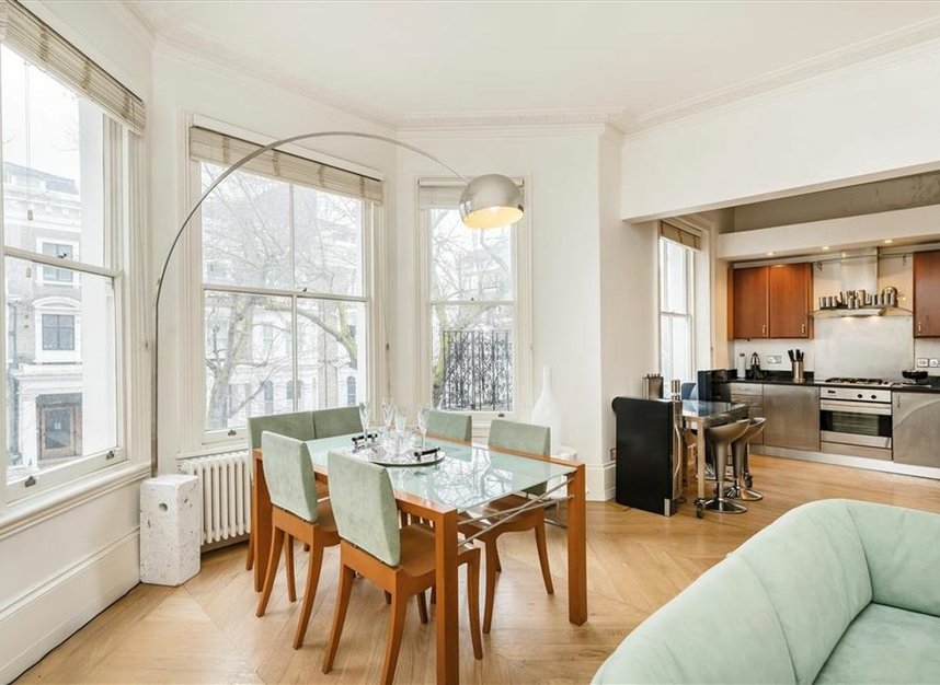 Properties for sale in Redcliffe Gardens - SW10 9HA view3