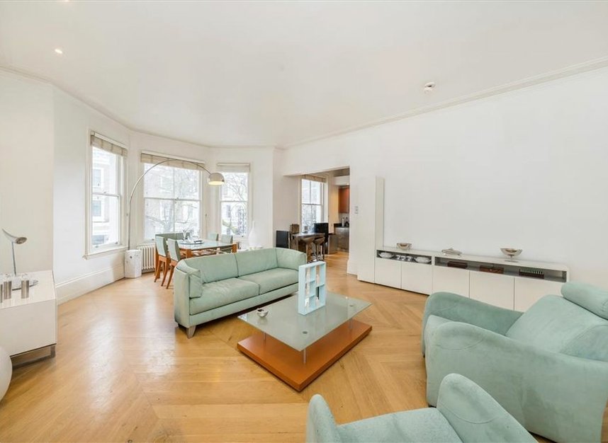 Properties for sale in Redcliffe Gardens - SW10 9HA view2