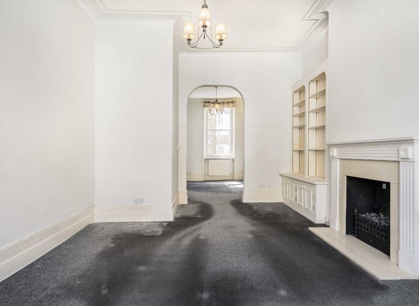 Properties for sale in Redesdale Street - SW3 4BL view2