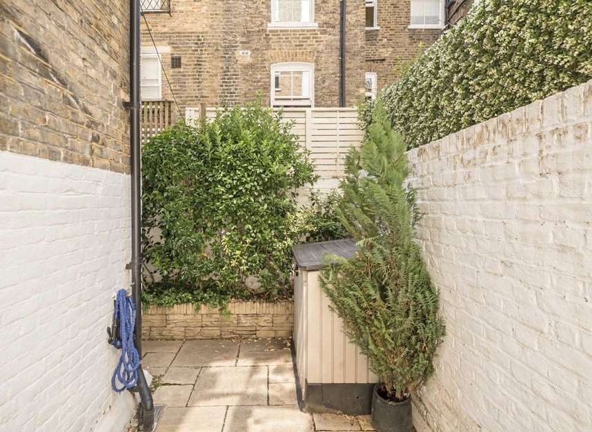 Properties for sale in Redesdale Street - SW3 4BL view7